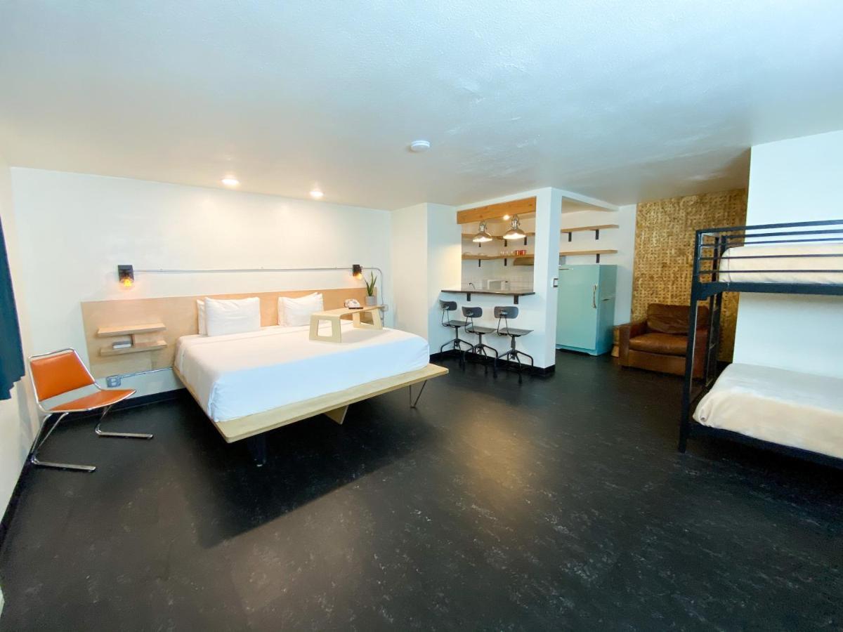 Hotel קורבליס מראה חיצוני תמונה