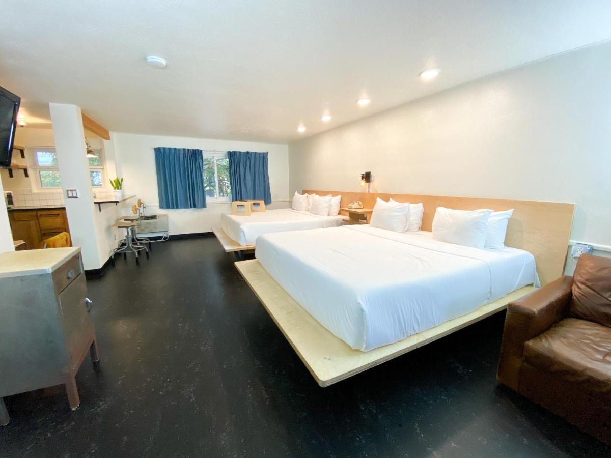 Hotel קורבליס מראה חיצוני תמונה